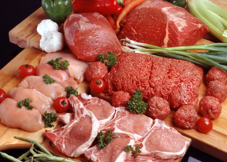 Thịt chứa rất nhiều dưỡng chất thiết yếu đối với cơ thể và cung cấp năng lượng để duy trì hoạt động sống