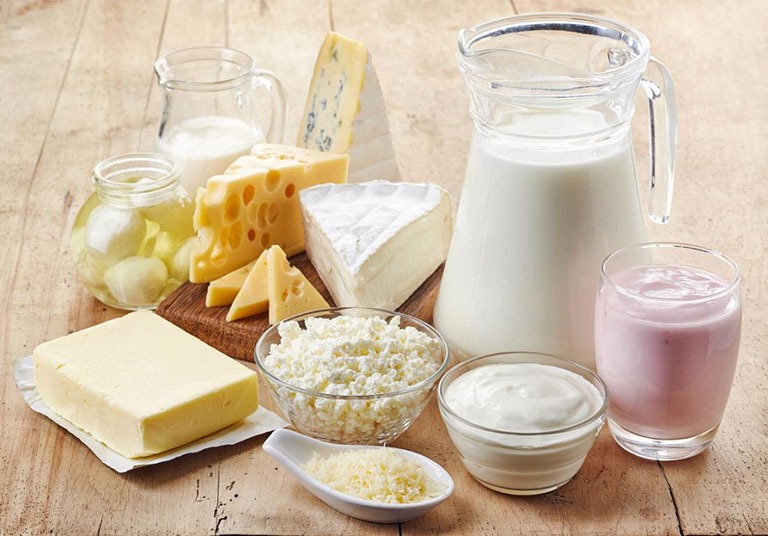 Bụng yếu nên hạn chế sử dụng sữa và các chế phẩm từ sữa để tránh bị đau bụng