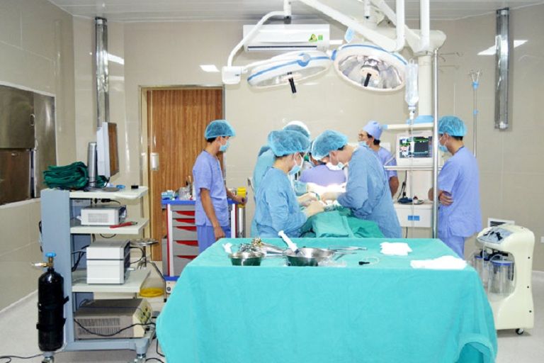 Hiện nay nhiều người lựa chọn bệnh viện tư nhân để cắt amidan vì không phải chờ đợi lâu