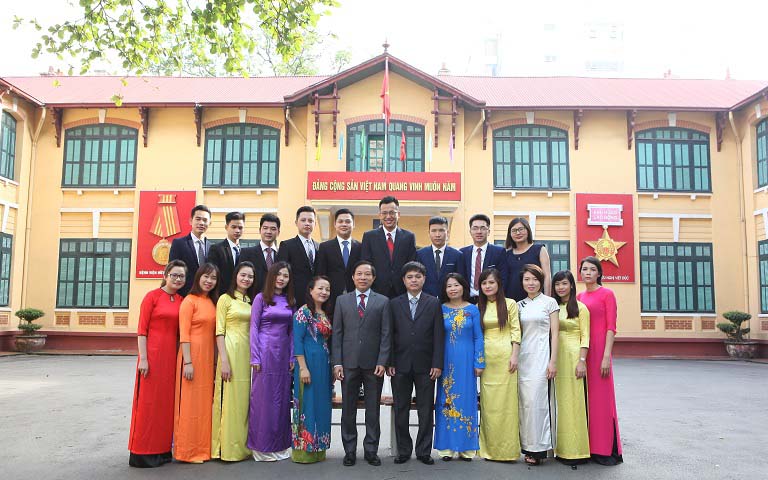Đội ngũ y bác sĩ Trung tâm Nam Học Bệnh Viện Việt Đức