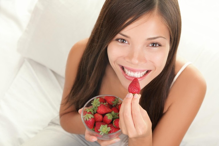 Đau dạ dày nên ăn hoa quả gì và tránh trái cây nào?