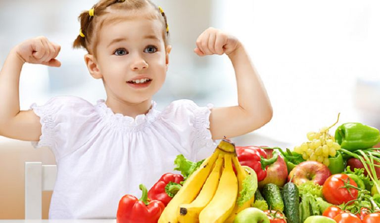 Xây dựng chế độ ăn dinh dưỡng, giúp trẻ tăng cường sức đề kháng