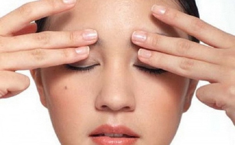 Massage giúp giảm triệu chứng đau đầu do viêm xoang hiệu quả