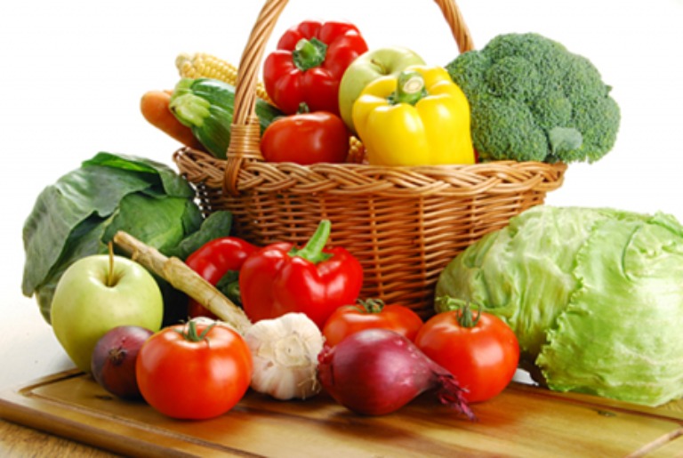 Viêm amidan hốc mủ nên ăn nhiều rau xanh và trái cây để bổ sung vitamin cần thiết cho cơ thể