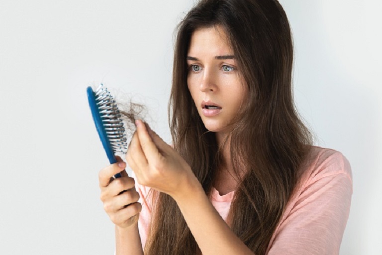 Tóc rụng có mọc lại không còn tùy thuộc vào tình trạng và cách chăm sóc tóc