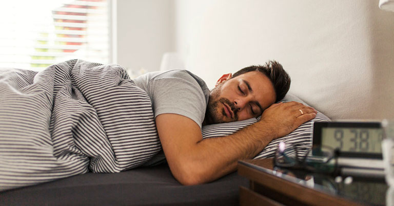 trào ngược dạ dày thực quản khi ngủ