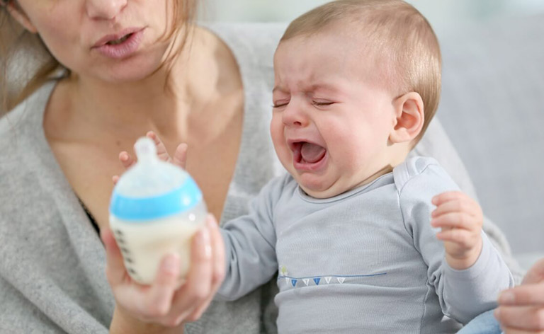 Trẻ sơ sinh bị táo bón do uống sữa ngoài là tình trạng xảy ra khá phổ biến
