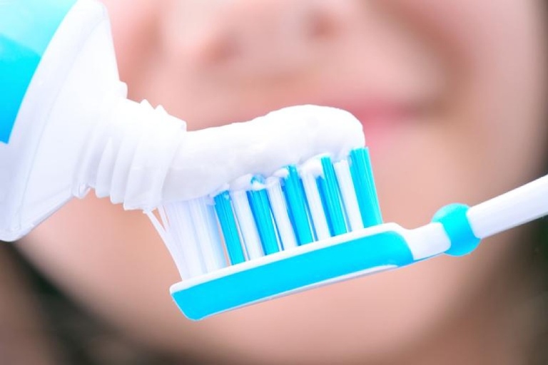 Ngoài công dụng vệ sinh răng miệng, kem đánh răng còn có tác dụng trị nám