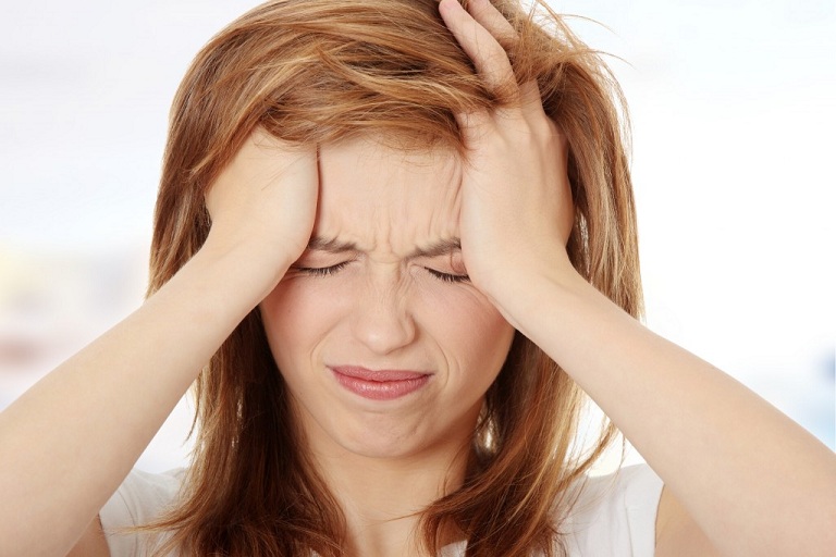 Viêm xoang gây nhức đầu là triệu chứng thường gặp của hầu hết người bệnh
