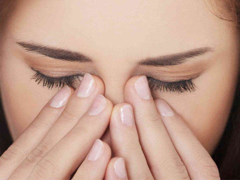 Một số triệu chứng cần lưu ý để nhận biết viêm xoang đã ảnh hưởng tới mắt