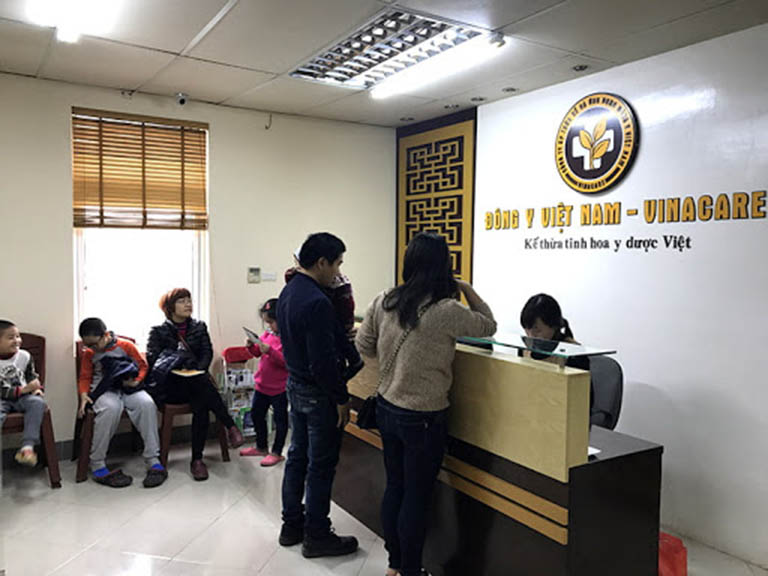 Khung cản chờ đợi của bệnh nhân đăng ký khảm tại Trung tâm Đông y Việt Nam