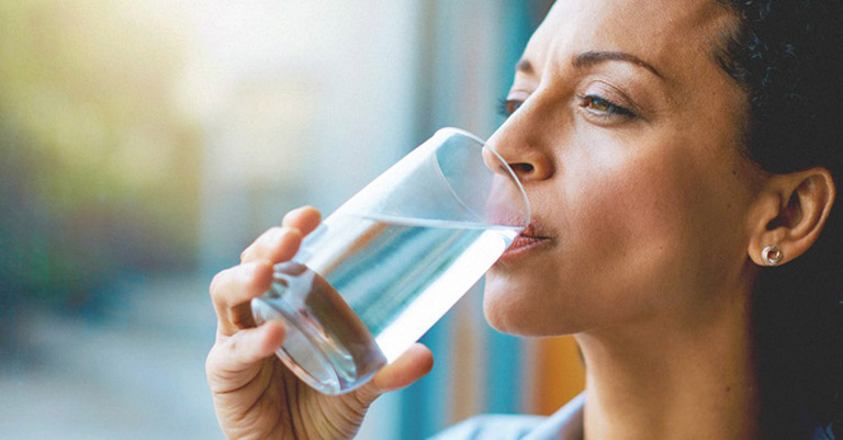 Uống nhiều nước mỗi ngày giúp cải thiện chức năng của hệ tiêu hóa