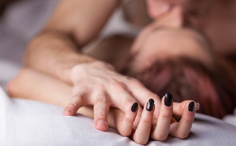 Quan hệ tình dục không an toàn là nguyên nhân dẫn tới tình trạng viêm nhiễm da quy đầu