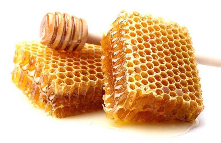 Người bệnh cần cẩn trọng khi điều trị bằng sáp ong để không làm da bị bỏng