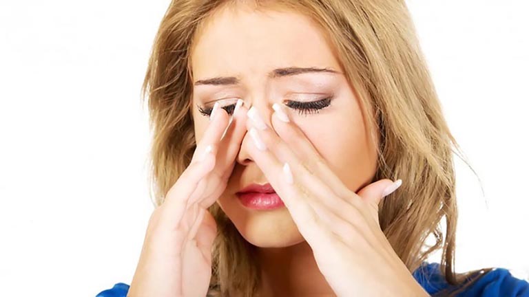 Viêm xoang mũi gây ra nhiều triệu chứng khó chịu gây ảnh hưởng nghiêm trọng tới sinh hoạt và sức khỏe